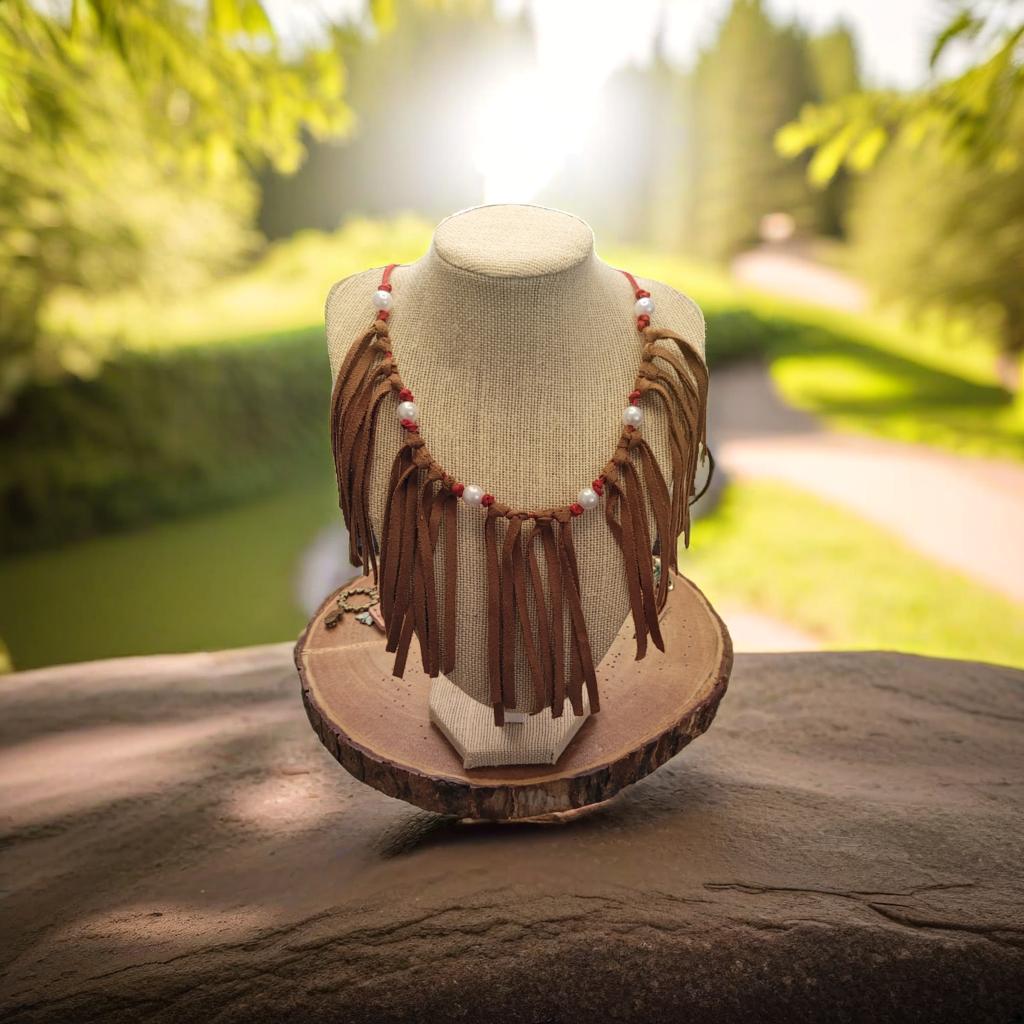 Pearls and leather fringes neacklace